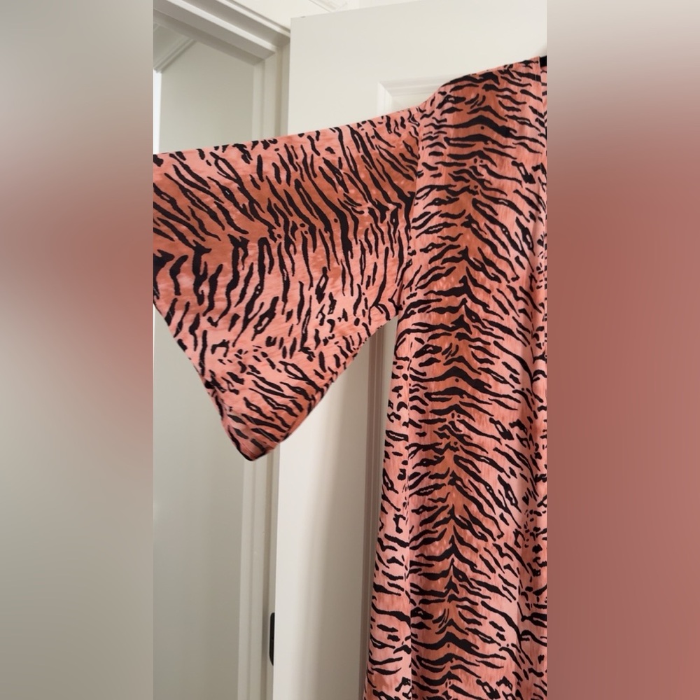 Buddy Love Alix Madi Length Duster/Kimono in Siberian Tiger, M/L - Picture 9 of 13